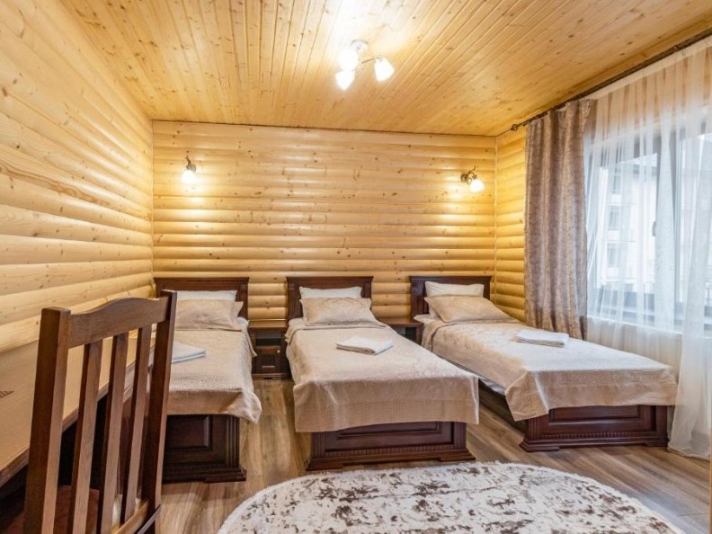 Стандарт тримісний